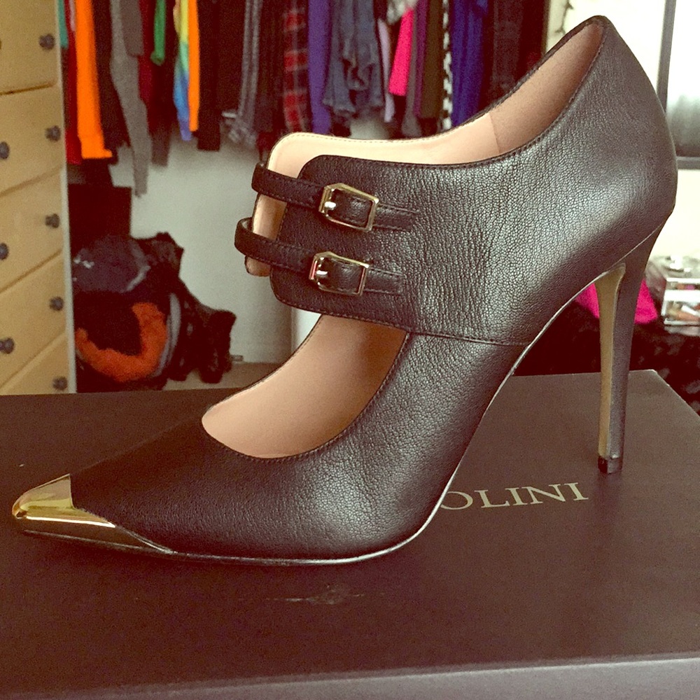 Enzo Angiolini black leather gold buckle heels